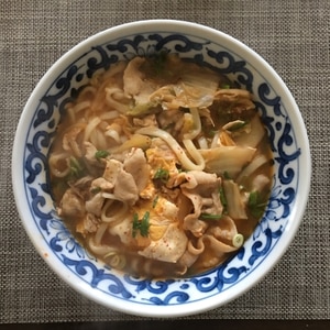 豚キムチで煮込みうどん